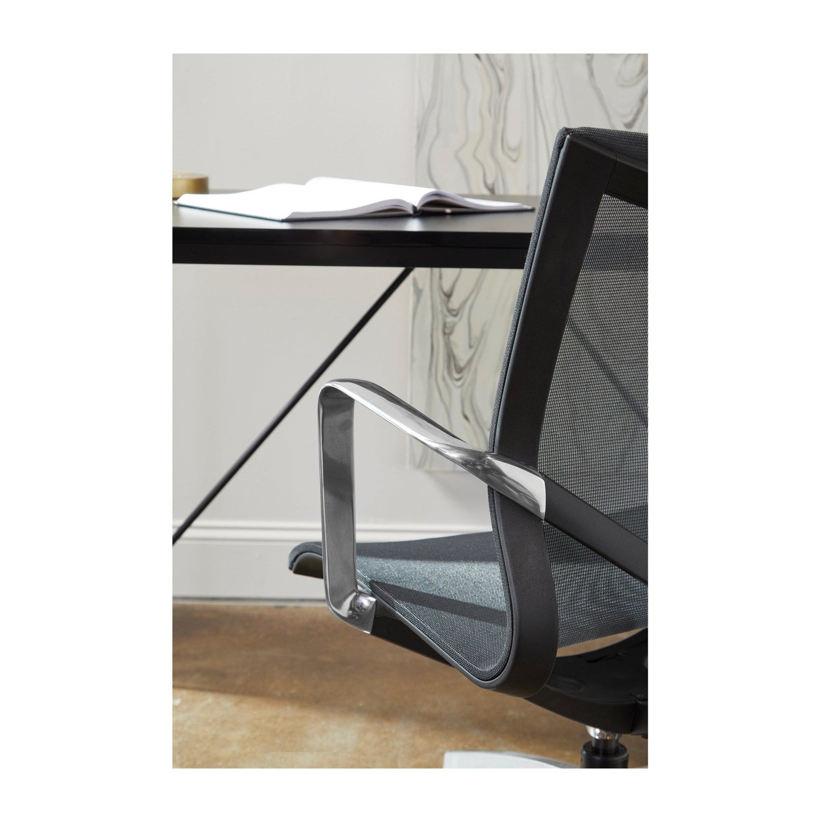 Chaise de bureau à dossier bas Tertu de style européen